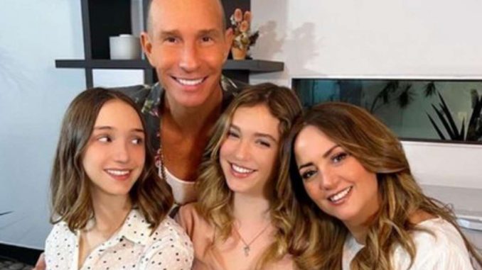 Erik Rubín, Andrea Legarreta y sus hijas